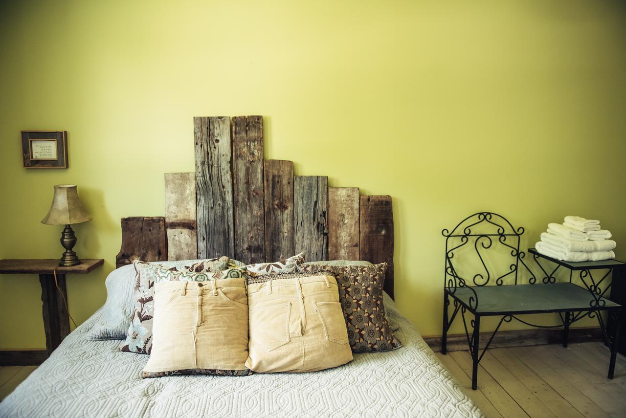 Auberge Et Salle De Spectacle La Fascine Isle-aux-Coudres Eksteriør bilde