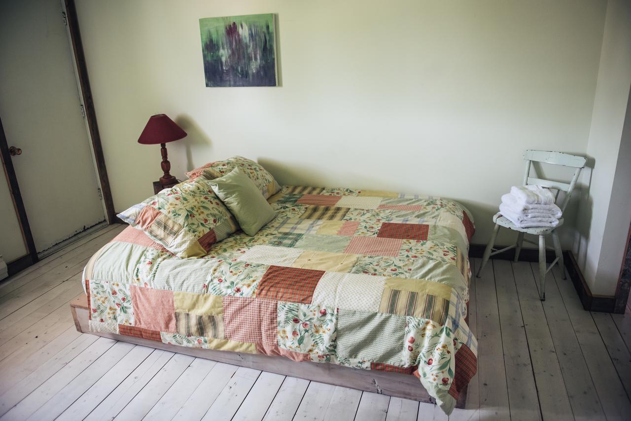 Auberge Et Salle De Spectacle La Fascine Isle-aux-Coudres Eksteriør bilde